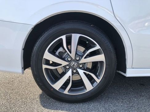 Used 2023 Honda Odyssey Touring image 6