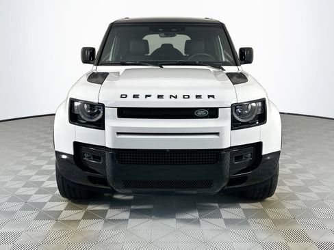 Used 2024 Land Rover Defender 110 X-Dynamic SE AWD/4WD image 2