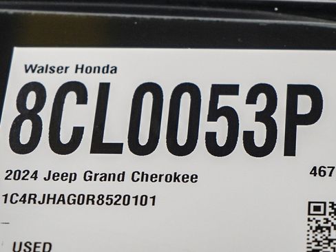Used 2024 Jeep Grand Cherokee Altitude AWD/4WD image 29