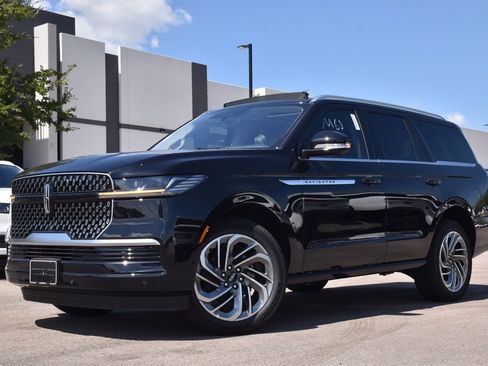 New 2025 Lincoln Navigator Reserve image 1