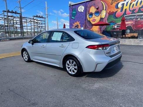 Used 2024 Toyota Corolla LE FWD image 3