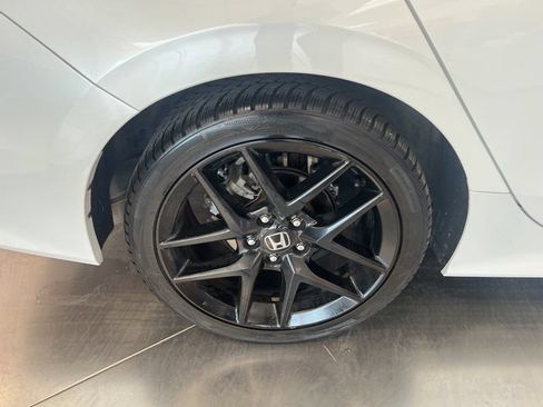 Used 2023 Honda Civic Sport image 9
