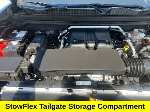 Used 2024 Chevrolet Colorado Z71 w/ Z71 Convenience Package 2 image 23