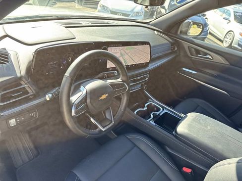 Certified 2025 Chevrolet Traverse LT image 19