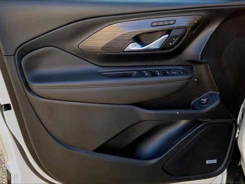 Used 2021 GMC Terrain SLT w/ Infotainment Package II image 22