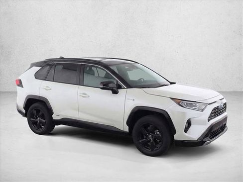 Used 2019 Toyota RAV4 XSE image 3
