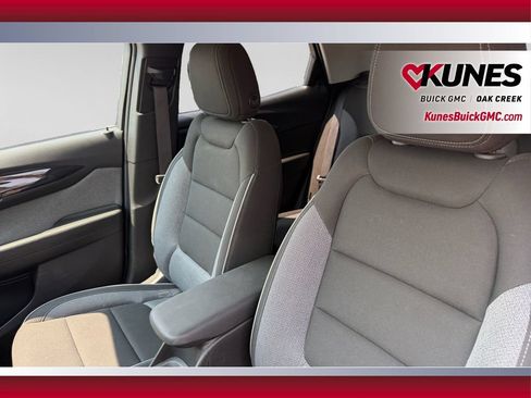 Used 2025 Chevrolet TrailBlazer LT FWD image 23