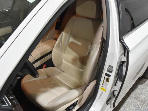 Used 2012 BMW 740i RWD image 15