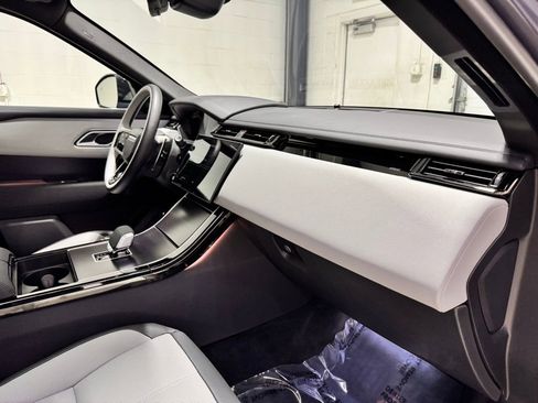 Used 2026 Land Rover Range Rover Velar Dynamic SE image 29