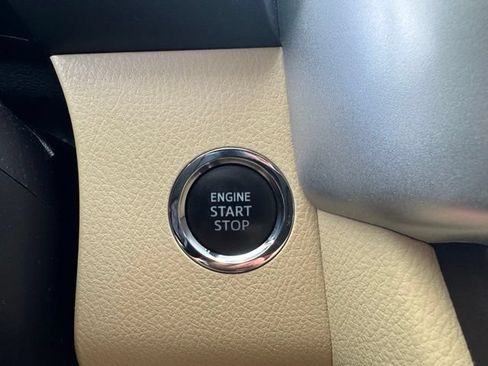 Used 2018 Toyota Highlander Limited Platinum AWD/4WD image 36