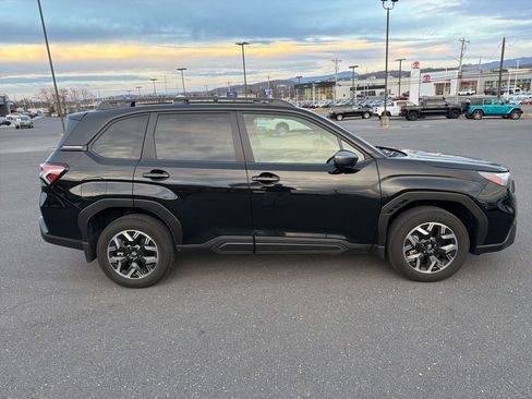 Certified 2025 Subaru Forester Premium w/ Convenience Package #2 image 6