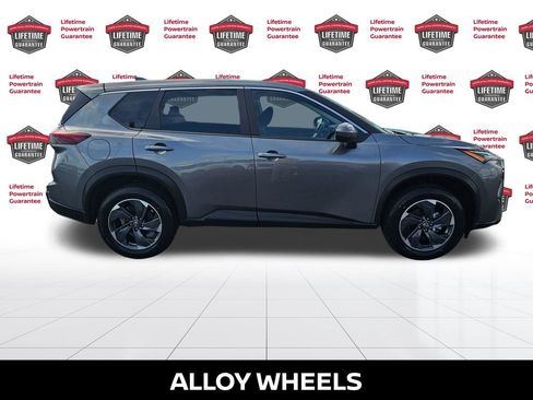 Used 2025 Nissan Rogue SV image 7