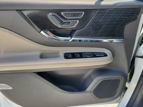 Certified 2022 Lincoln Corsair FWD image 21