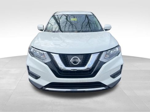 Used 2017 Nissan Rogue S image 3