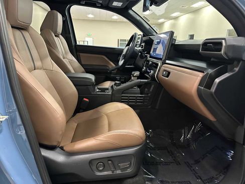 Used 2025 Toyota 4Runner Limited image 29