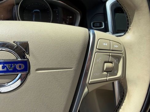 Used 2016 Volvo XC60 T6 w/ Proximity Package image 30