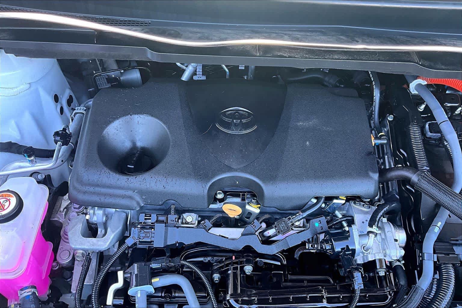 Certified 2025 Toyota Sienna XLE w/ XLE Plus Package AWD/4WD image 32
