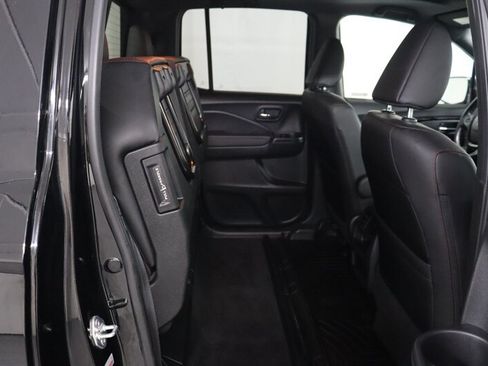 Used 2023 Honda Ridgeline Black Edition image 32