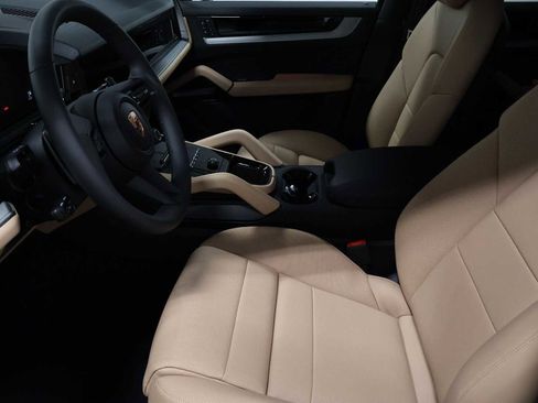 New 2026 Porsche Cayenne AWD/4WD image 5