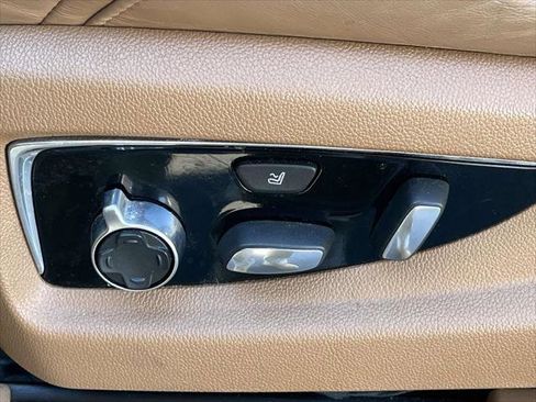 Used 2015 Cadillac Escalade ESV Platinum AWD/4WD image 19