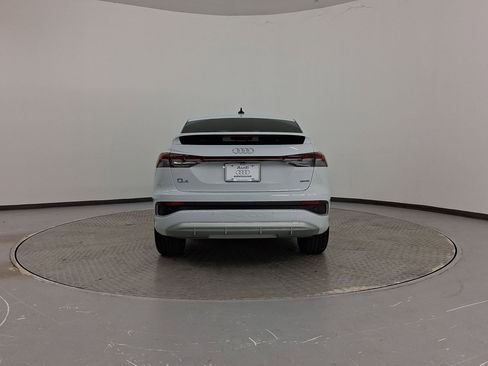 Used 2023 Audi Q4 e-tron Prestige image 10