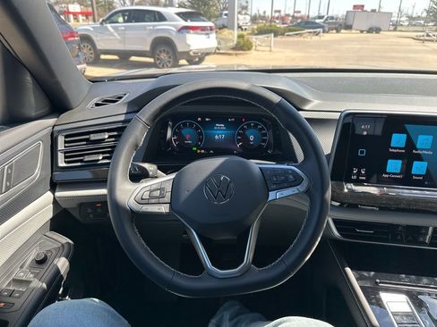 New 2026 Volkswagen Atlas Cross Sport SEL AWD/4WD image 9