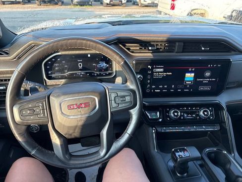 Used 2023 GMC Sierra 1500 AT4 w/ AT4 Preferred Package AWD/4WD image 10