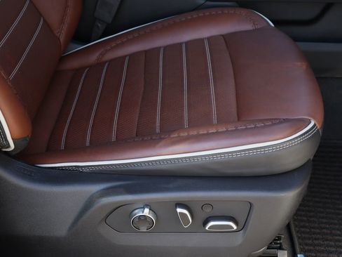 Used 2024 GMC Sierra 2500 Denali Ultimate image 32