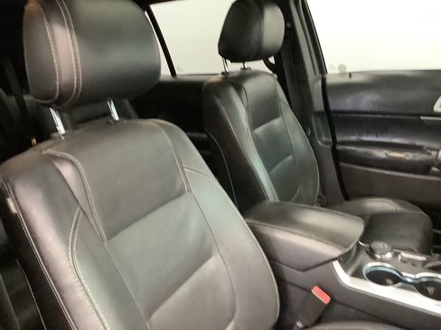 Used 2015 Ford Explorer Sport image 29