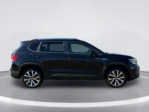 Used 2024 Volkswagen Taos SE FWD image 9