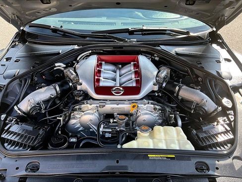 Used 2015 Nissan GT-R Premium AWD/4WD image 28