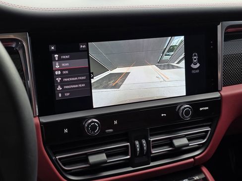 Certified 2025 Porsche Macan GTS AWD/4WD image 13
