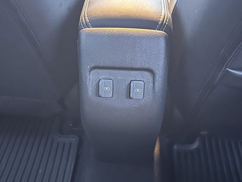 Used 2021 Nissan Kicks SR w/ SR Premium Package image 16