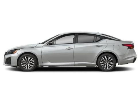 Used 2025 Nissan Altima 2.5 SV FWD image 3