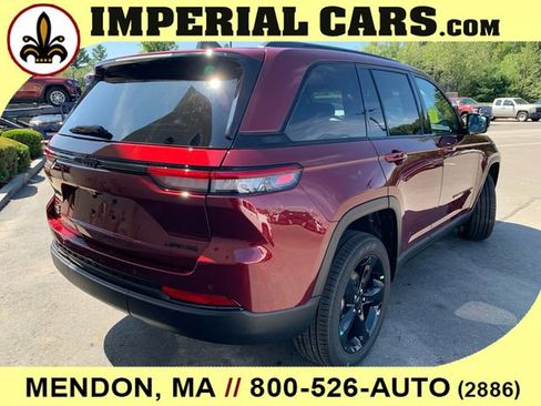 New 2025 Jeep Grand Cherokee Limited w/ Black Appearance Package image 15