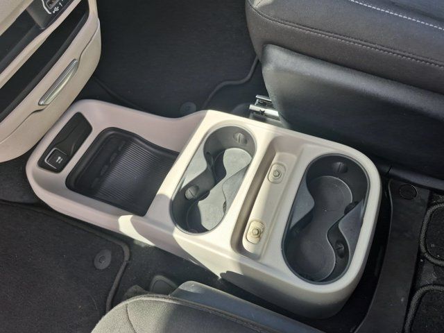 Used 2023 Chrysler Voyager LX FWD image 23