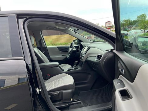 Used 2019 Chevrolet Equinox LS w/ LS Convenience Package FWD image 42