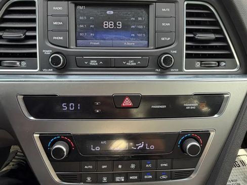 Used 2016 Hyundai Sonata SE FWD image 25