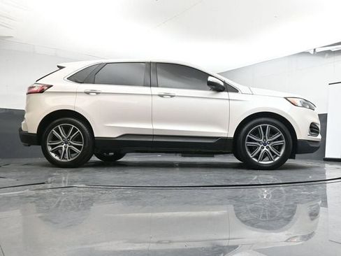 Used 2019 Ford Edge Titanium w/ Cold Weather Package image 28