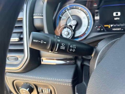 Used 2022 RAM 1500 Limited AWD/4WD image 11