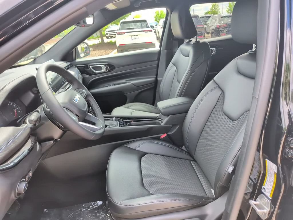 New 2026 Jeep Compass Latitude AWD/4WD image 15