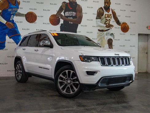 Used 2018 Jeep Grand Cherokee Limited w/ Luxury Group II RWD image 2