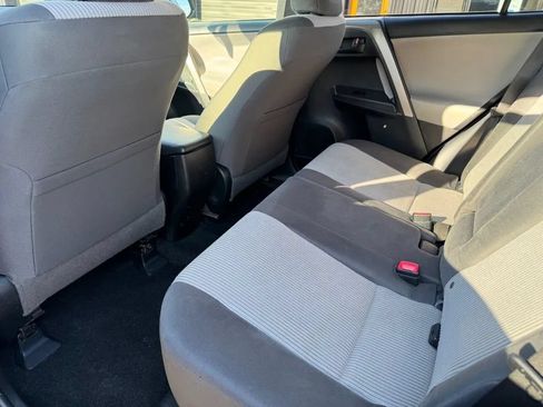 Used 2014 Toyota RAV4 LE AWD/4WD image 6
