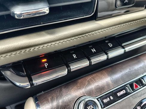 Used 2023 Lincoln Aviator Reserve RWD image 23