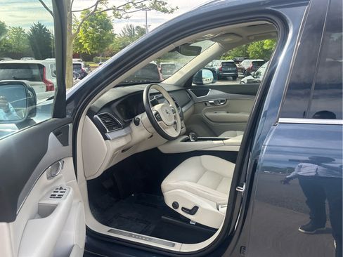 Used 2023 Volvo XC90 B5 Core w/ Protection Package Premier AWD/4WD image 11