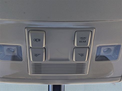 Used 2022 Volkswagen Atlas SE image 25