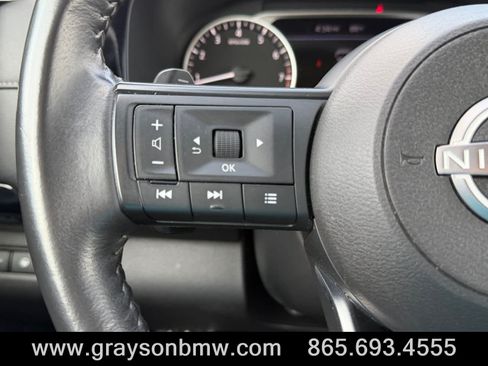Used 2024 Nissan Pathfinder SV FWD image 23