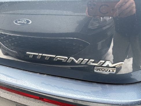 Used 2018 Ford Edge Titanium w/ Equipment Group 301A image 7