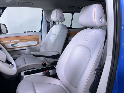 New 2025 Volkswagen ID. Buzz 1st Edition image 11