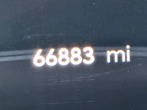 Used 2023 Chrysler Pacifica Touring-L image 25